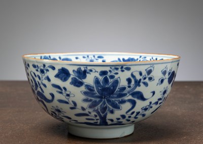 Lot 59 - (R) A BLUE AND WHITE KANGXI BOWL CHINA 17TH CENTURY