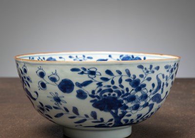 Lot 59 - (R) A BLUE AND WHITE KANGXI BOWL CHINA 17TH CENTURY
