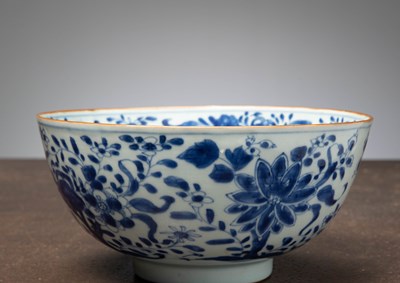 Lot 59 - (R) A BLUE AND WHITE KANGXI BOWL CHINA 17TH CENTURY