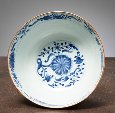 Lot 59 - (R) A BLUE AND WHITE KANGXI BOWL CHINA 17TH CENTURY