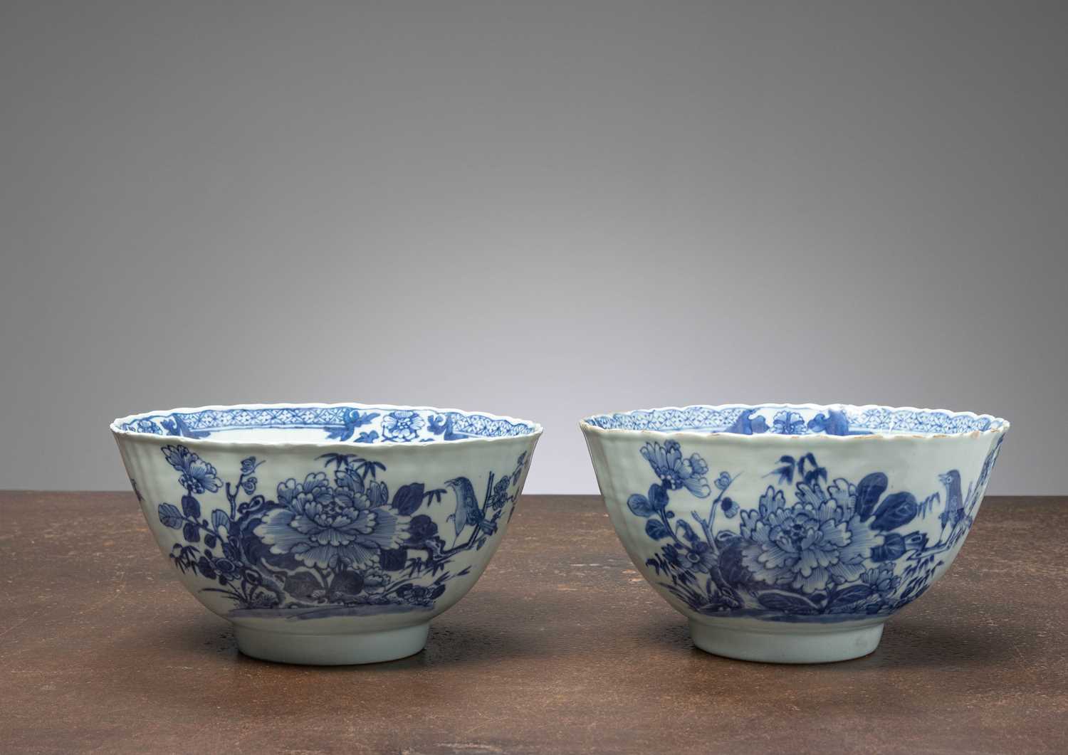 Lot 34 - (R) PAIR OF CHINESE BLUE AND WHITE PORCELAIN BOWLS, KANGXI PERIOD (1662-1722) CHINA