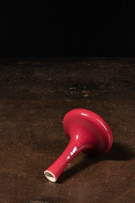 Lot 94 - (R) SMALL BULBOUS LONG-NECK VASE BRICK RED GLAZE, QING DYNASTY CHINA