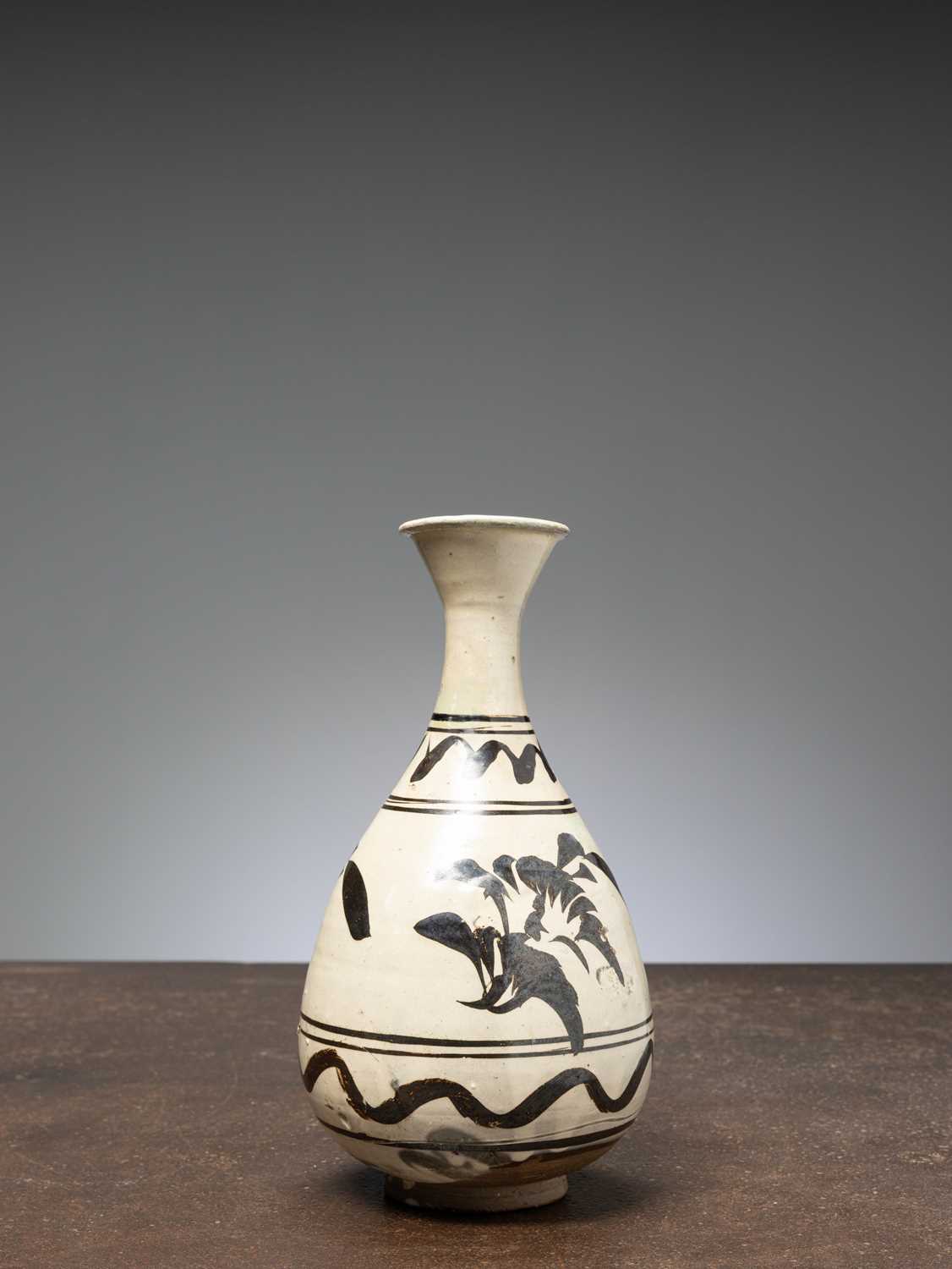 Lot 66 - (R) A CIZHOU WARE VASE 12TH CENTURY SONG DYNASTY CHINA