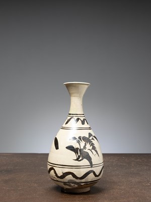 Lot 177 - (R) A CIZHOU WARE VASE, CHINA, 12TH CENTURY, SONG DYNASTY