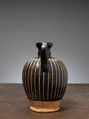 Lot 76 - (R) BULBOUS WINE JUG BROWN HENAN GLAZE, 12TH CENTURY SONG DYNASTY CHINA