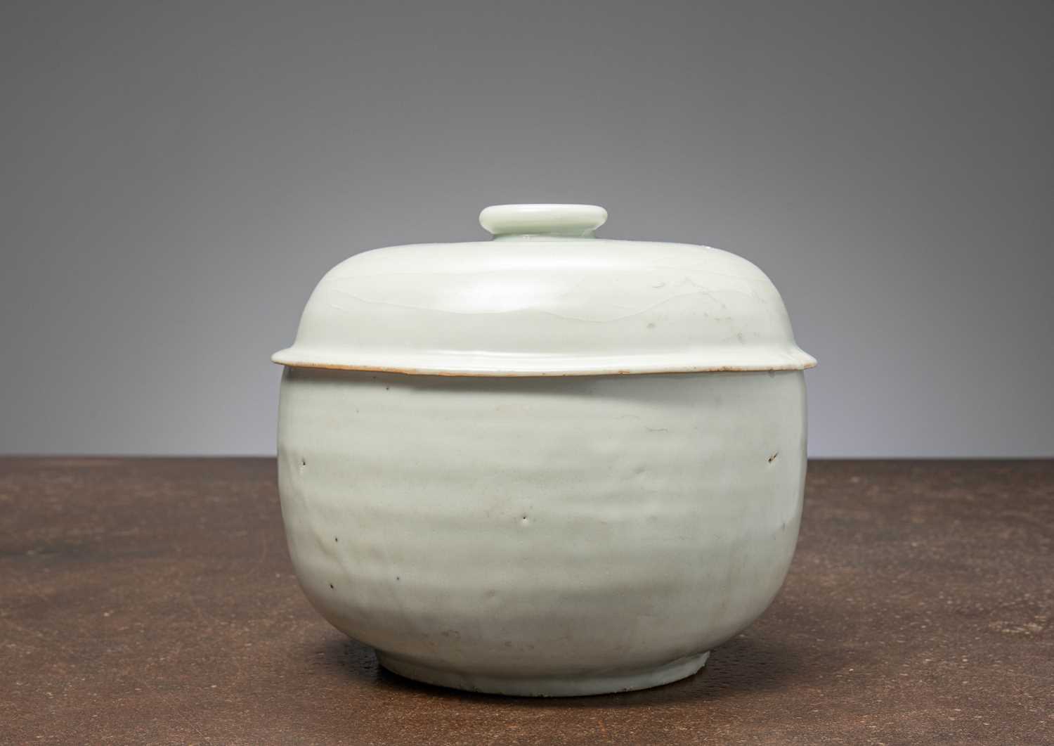 Lot 72 - (R) AN IMPORTANT MOONSHINE GLAZED BOWL WITH LID, 13TH CENTURY GORYEO DYNASTYKOREA