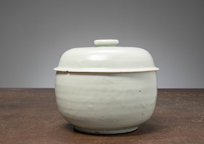 Lot 72 - (R) AN IMPORTANT MOONSHINE GLAZED BOWL WITH LID, 13TH CENTURY GORYEO DYNASTYKOREA