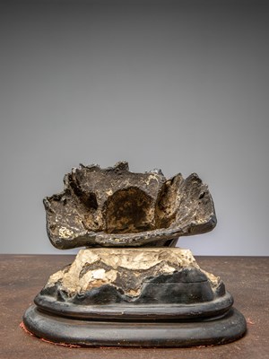Lot 18 - (R) SEATED BRONZE WARRIOR ZHENWU (CHEN WU) , CHINA MING DYNASTY (1364-1644)