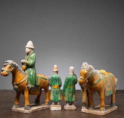 Lot 48 - (R) A CHINESE DELEGATION, GLAZED CERAMIC, CHINA, MING DYNASTY, 15TH TO 16TH CENTURY