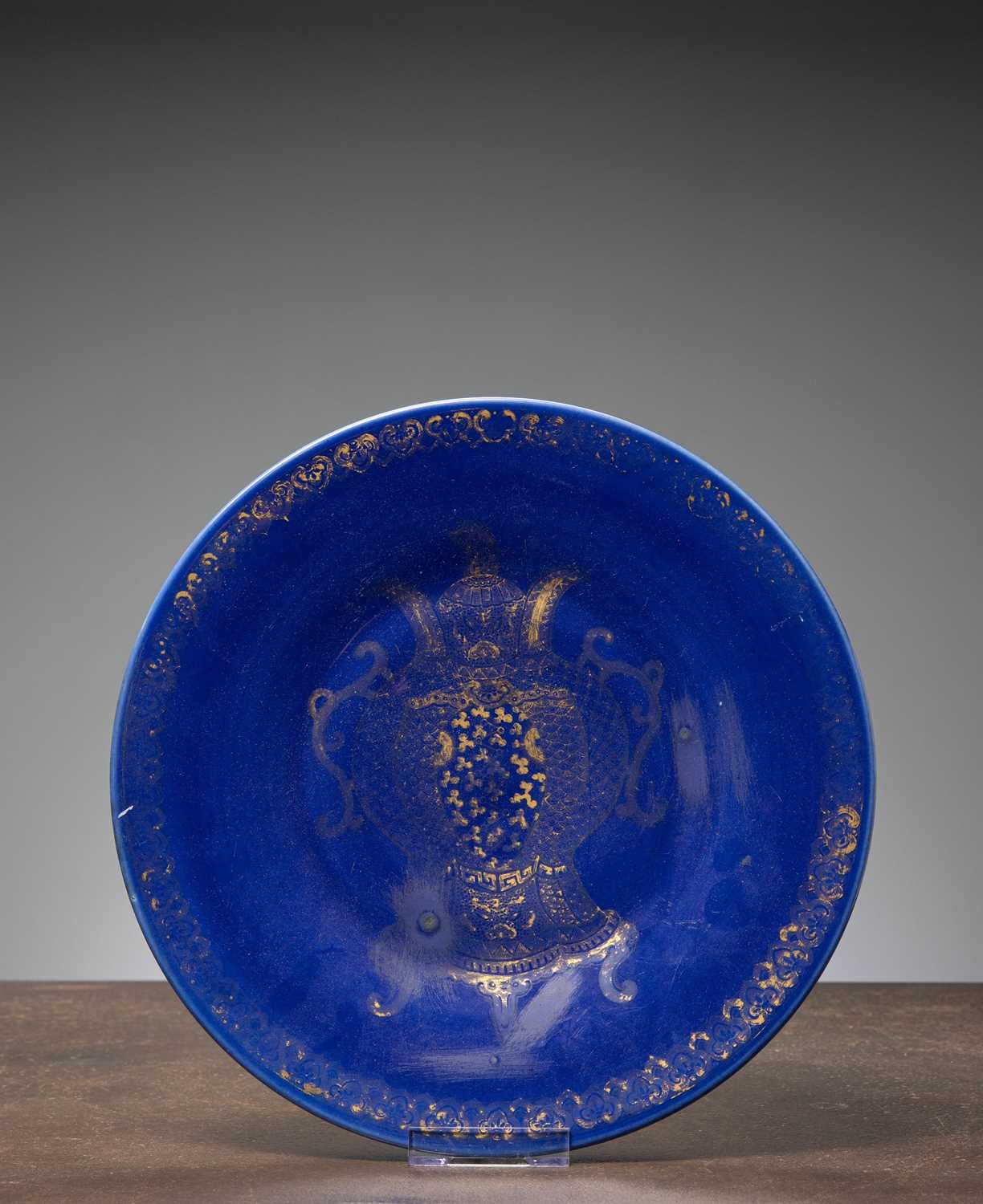 Lot 6 - (R) A COBALT BLUE PORCELAIN DISH WITH GILT DECORATION , CHINA QING DYNASTY 19TH CENTURY