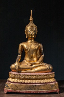 Lot 435 - (R) A SEATED COLD GILT BRONZE BUDDHA, THAILAND, 19TH CENTURY