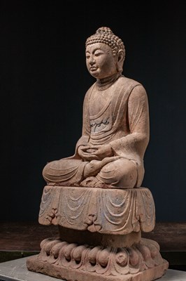 Lot 5 - (R) LARGE SEATED CHINESE STONE BUDDHA NORTHERN QI DYNASTY (550-577) CHINA