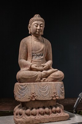 Lot 5 - (R) LARGE SEATED CHINESE STONE BUDDHA NORTHERN QI DYNASTY (550-577) CHINA