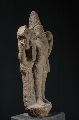 Lot 54 - (R) A FOUR-ARMED STANDING STONE VISHNU INDIA VIJAYANAGAR 15TH / 16TH CENTURY