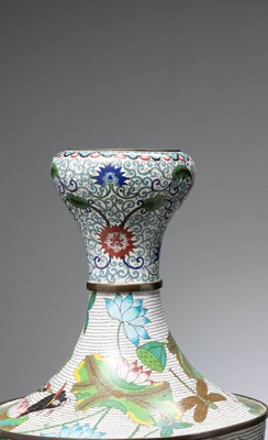 Lot 79 - (R) A PAIR OF CLOISONNE VASES, CHINA QING DYNASTY (1796 - 1820)