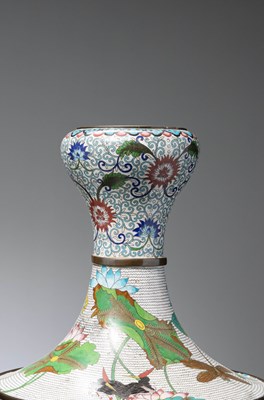 Lot 79 - (R) A PAIR OF CLOISONNE VASES, CHINA QING DYNASTY (1796 - 1820)