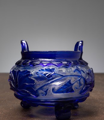Lot 69 - (R) A BEIJING GLASS CENSER WITH QIANLONG MARK (1736 - 1795) CHINA