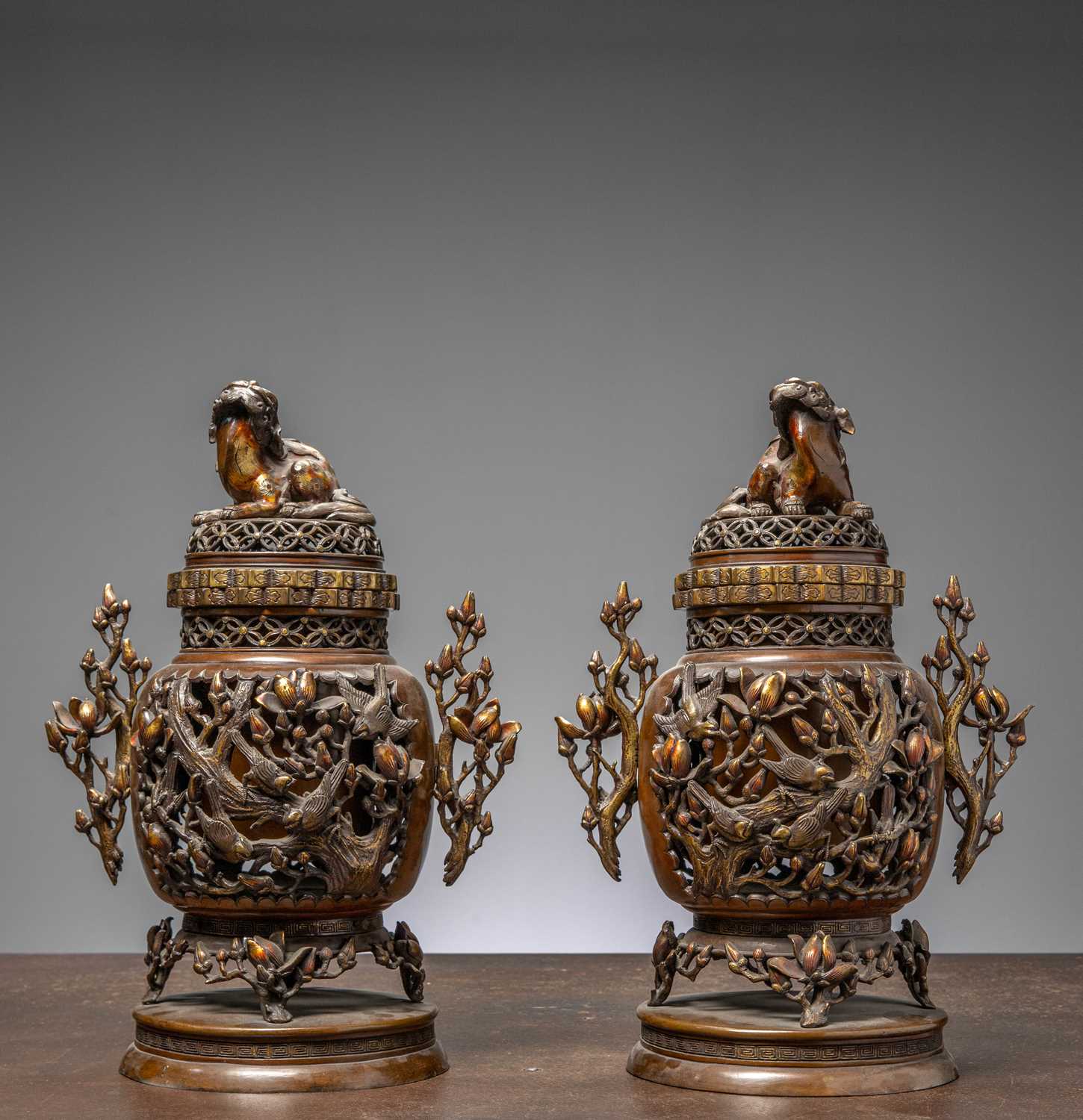 Lot 79 - (R) PAIR OF BRONZE PALAST VASES JAPAN MEIJI 1890 - 1900