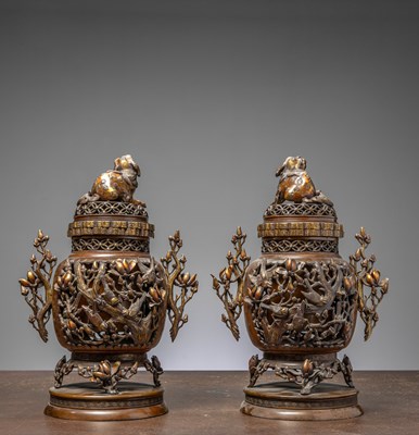 Lot 79 - (R) PAIR OF BRONZE PALAST VASES JAPAN MEIJI 1890 - 1900