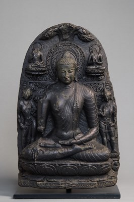 Lot 116 - A LARGE SEATED BLACK STONE BUDDHA, INDIA 12TH CENTURY, PALA PERIOD