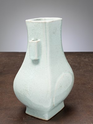 Lot 46 - (R) A CELADON GLAZED VASE, GUANGXU (1875-1908), CHINA, 19TH CENTURY