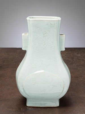 Lot 46 - (R) A CELADON GLAZED VASE, GUANGXU (1875-1908), CHINA, 19TH CENTURY