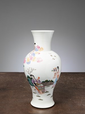 Lot 29 - (R) A FINE BALUSTER VASE ;FAMILLE ROSE , CHINA, GUANGXU PERIOD, 19TH CENTURY