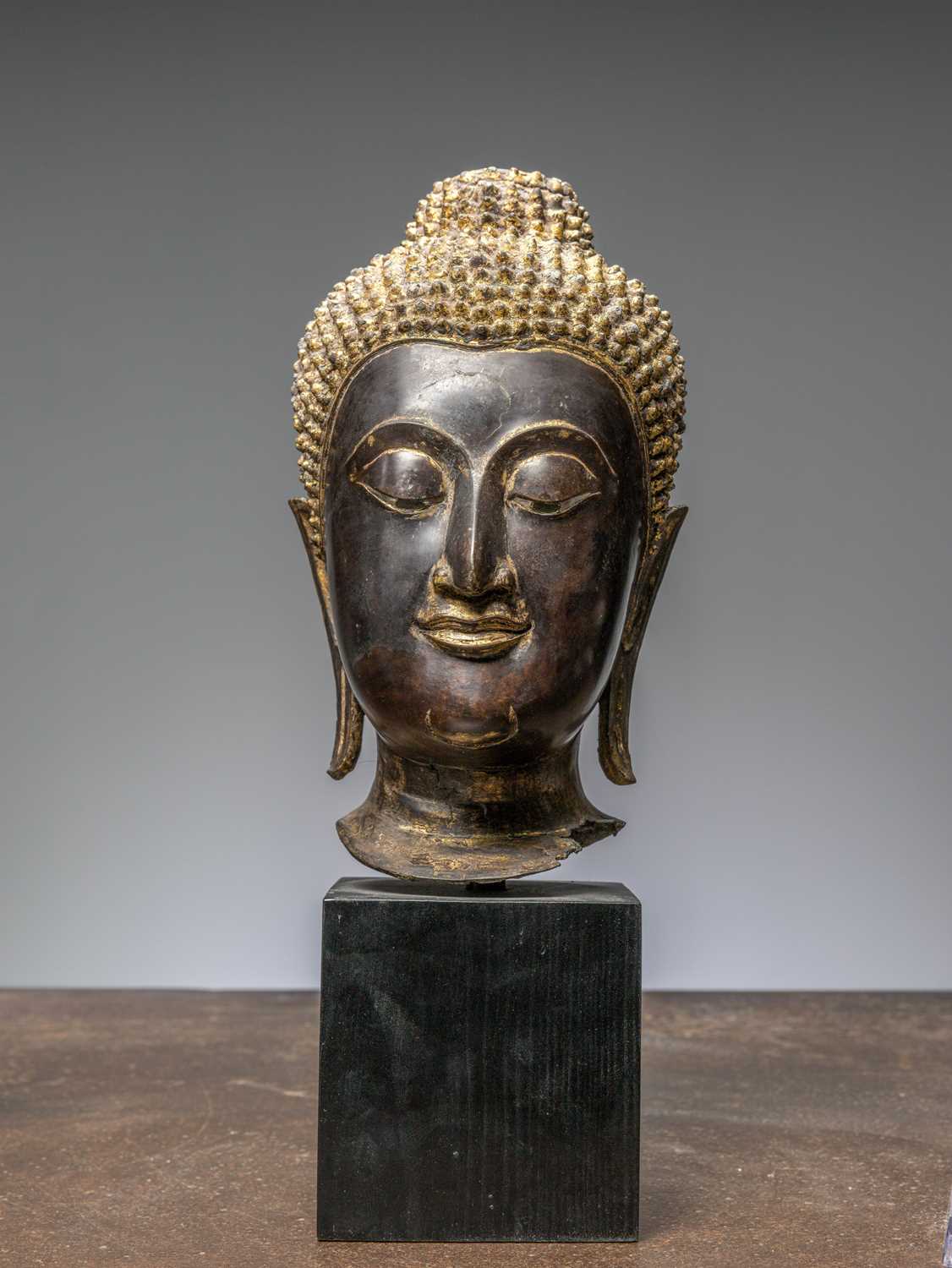Lot 83 - (R) A BRONZE BUDDHA HEAD, AYUTTHAYA, THAILAND, 17TH CENTURY