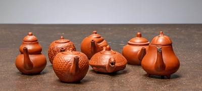 Lot 30 - (R) A GROUP OF SEVEN YIXING MINIATURE TEA POTS, CHINA, 19TH CENTURY
