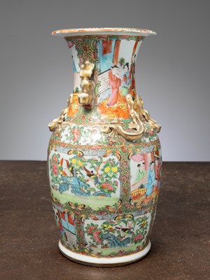 Lot 56 - (R) A BULBOUS FAMILLE ROSE VASE WITH GILT RELIEF HANDLES, CHINA , QING DYNASTY 19TH CENTURY