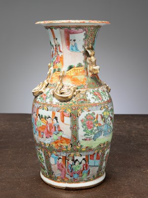 Lot 56 - (R) A BULBOUS FAMILLE ROSE VASE WITH GILT RELIEF HANDLES, CHINA , QING DYNASTY 19TH CENTURY
