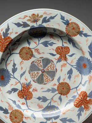 Lot 80 - (R) A BIG IMARI PLATE, CHINA 18TH CENTURY