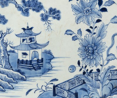 Lot 66 - (R) A RARE BLUE AND WHITE DISH, CHINA, KANGXI PERIOD, 1700