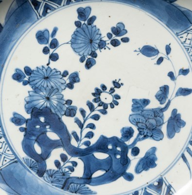 Lot 23 - (R) A RARE BLUE AND WHITE DISH KANGXI, CHINA, 1700