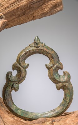 Lot 89 - (R) A BRONZE SEDAN CHAIR HANDLE, KHMER EMPIRE, ANGKOR WAT PERIOD, 12TH CENTURY