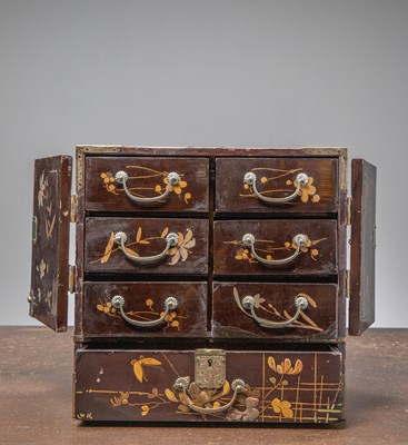 Lot 87 - (R) A JAPANESE LACQUER CABINET (KODANSU), MEIJI PERIOD, 19TH CENTURY
