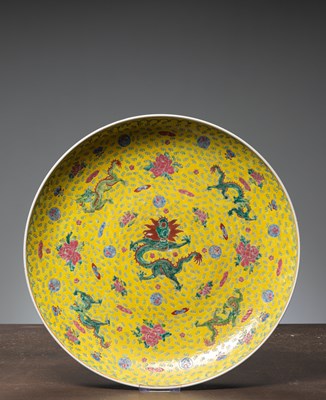 Lot 72 - (R) A HUGE CHINESE FAMILLE ROSE DRAGON SAUCER QING DYNASTY 18TH/19TH CENTURY