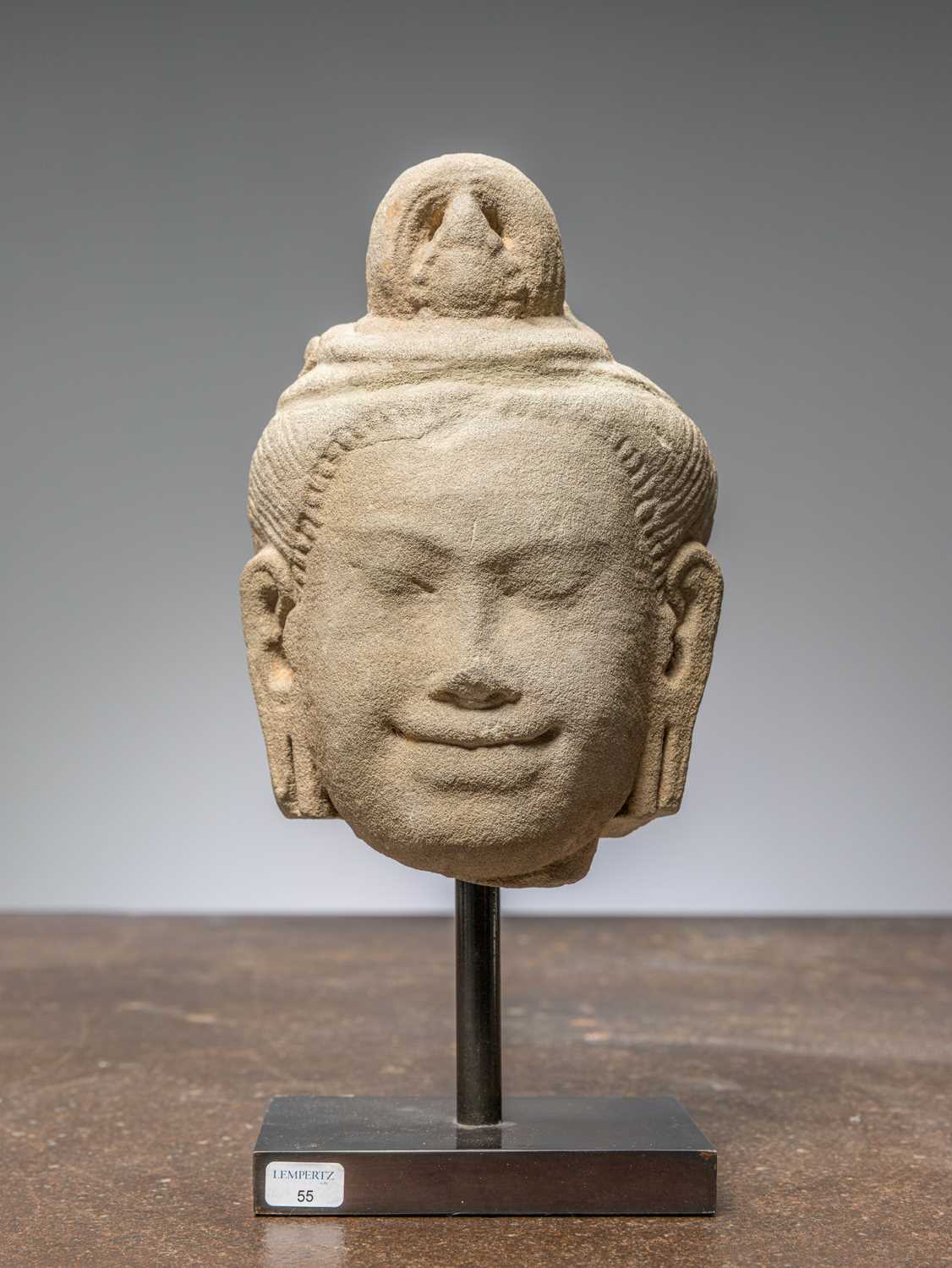Lot 39 - (R) A KHMER STONE HEAD, SANDSTONE, ANGKOR PERIOD, KHMER EMPIRE, 12TH TO 13TH CENTURY