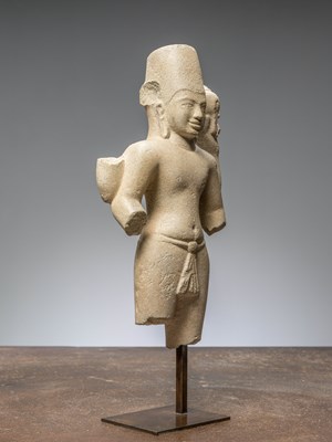 Lot 94 - (R) A SANDSTONE STATUE OF VISHNU, PHNOM DA STYLE, PRE KHMER, 8TH TO 9TH CENTURY