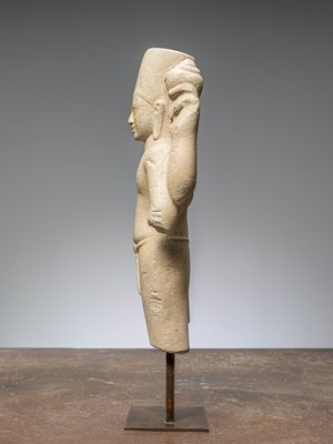 Lot 94 - (R) A SANDSTONE STATUE OF VISHNU, PHNOM DA STYLE, PRE KHMER, 8TH TO 9TH CENTURY