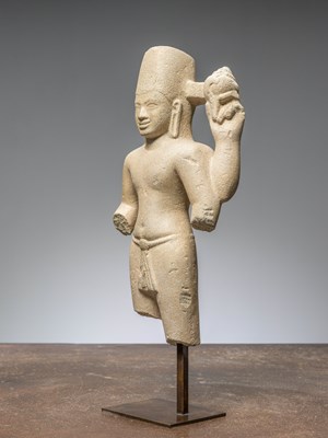 Lot 94 - (R) A SANDSTONE STATUE OF VISHNU, PHNOM DA STYLE, PRE KHMER, 8TH TO 9TH CENTURY