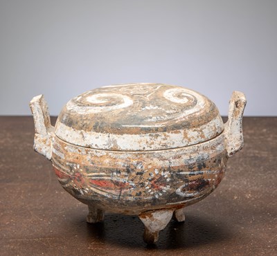 Lot 43 - (R) A PAINTED EARTHENWARE TRIPOD VESSEL , CHINA HAN DYNASTY (206 BC – 220 AD)