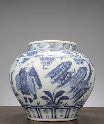 Lot 8 - A BLUE AND WHITE PORCELAIN JAR, CHINA, LATE MING DYNASTY, 16TH–EARLY 17TH CENTURY