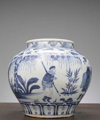 Lot 8 - A BLUE AND WHITE PORCELAIN JAR, CHINA, LATE MING DYNASTY, 16TH–EARLY 17TH CENTURY