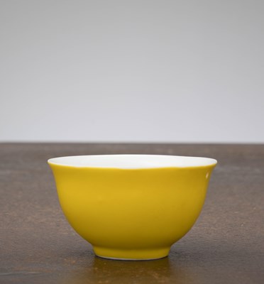 Lot 189 - A YELLOW-GLAZED CUP, CHINA; KANGXI PERIOD (1662–1722)