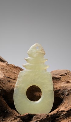 Lot 368 - A CARVED JADE PENDANT WITH PIERCED DISC FORM, CHINA, PROBABLY HAN TO SIX DYNASTIES PERIOD