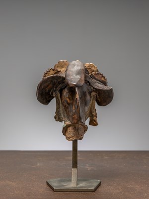 Lot 33 - A GLAZED FEMALE DEITY HEAD, SOUTH-CHINA 18TH CENTURY