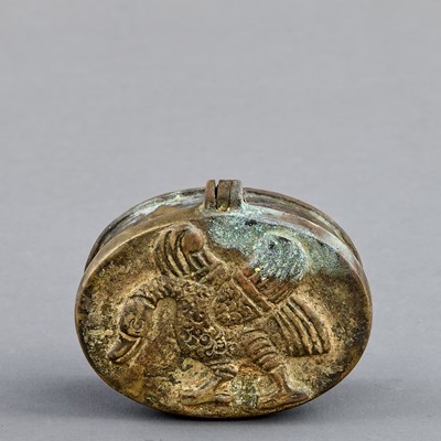 Lot 131 - SMALL CONTAINER WITH GOSE SEAL INDIA 18TH CENTURY