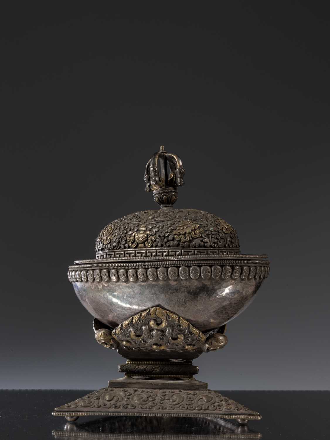 Lot 57 - SILVER KAPALA WITH EIGHT AUSPICIOUS SYMBOLS