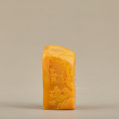 Lot 108 - DU ZEQING (1876–1933) YELLOW SOAPSTONE SEAL CARVED WITH A LANDSCAPE SCENE
